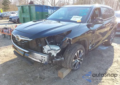 2022 Toyota Highlander Xle z USA, uszkodzony, nr VIN 5TDGZRAH6NS560624